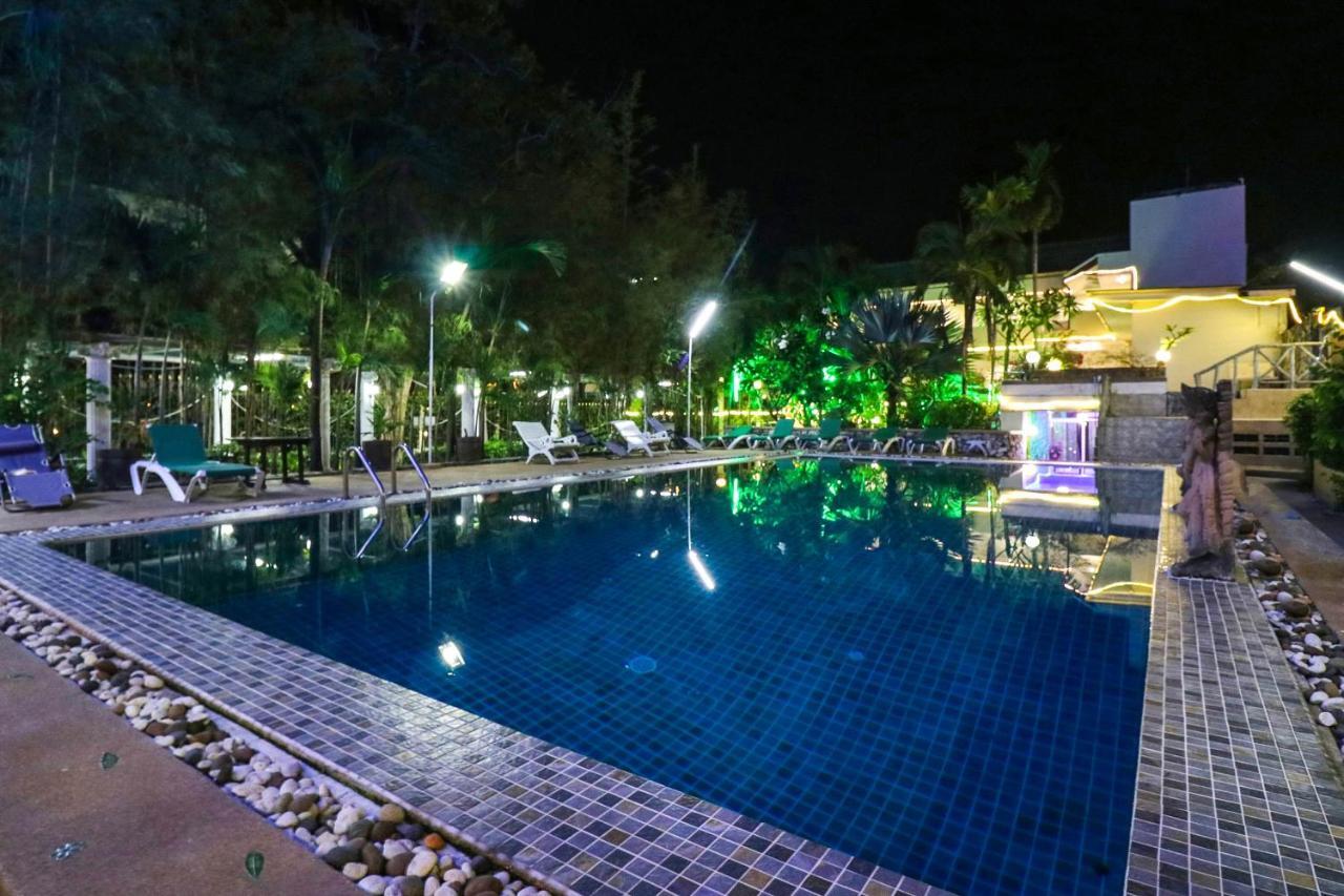 Natural Beach Hotel Pattaya Buitenkant foto